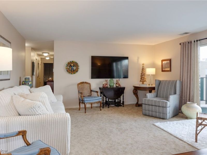 255 N Portage Path, Unit 507, Akron, OH 44303 Photo 11