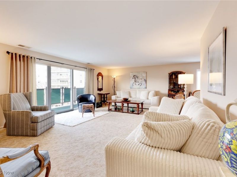 255 N Portage Path, Unit 507, Akron, OH 44303 Photo 12