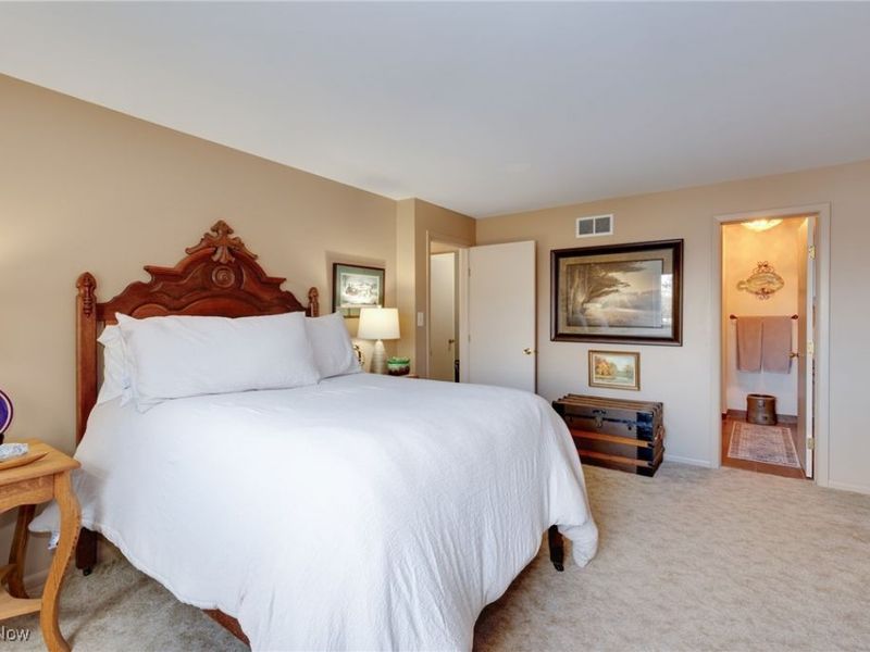 255 N Portage Path, Unit 507, Akron, OH 44303 Photo 14