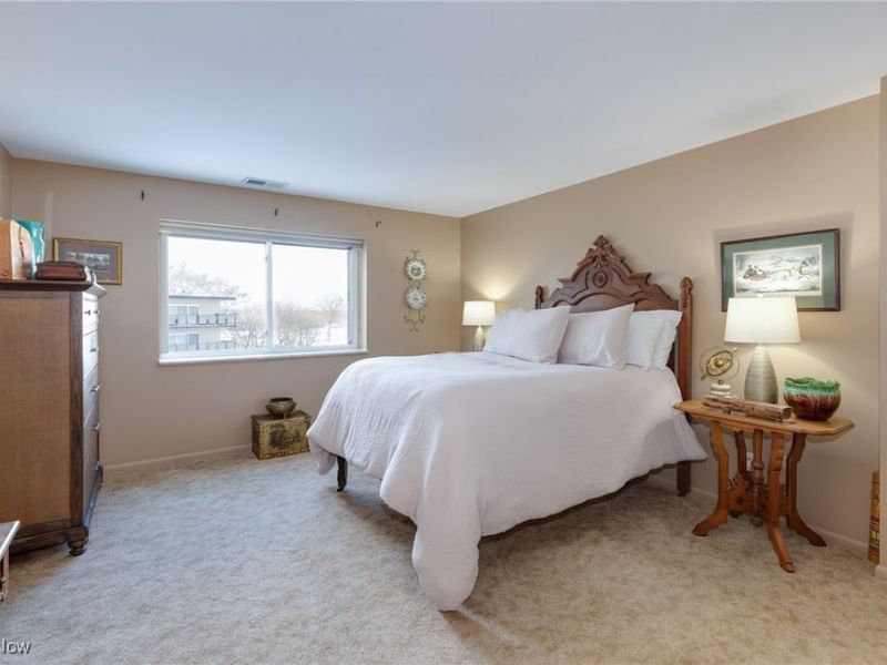 255 N Portage Path, Unit 507, Akron, OH 44303 Photo 17