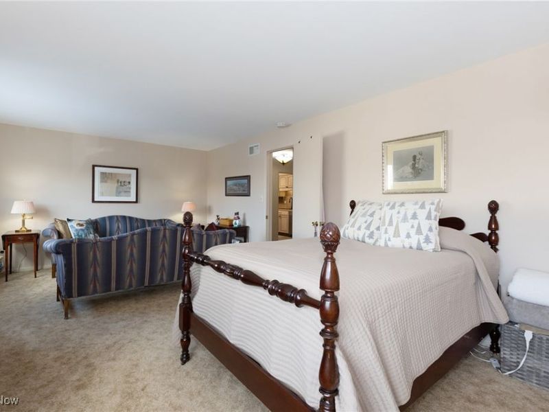 255 N Portage Path, Unit 507, Akron, OH 44303 Photo 18