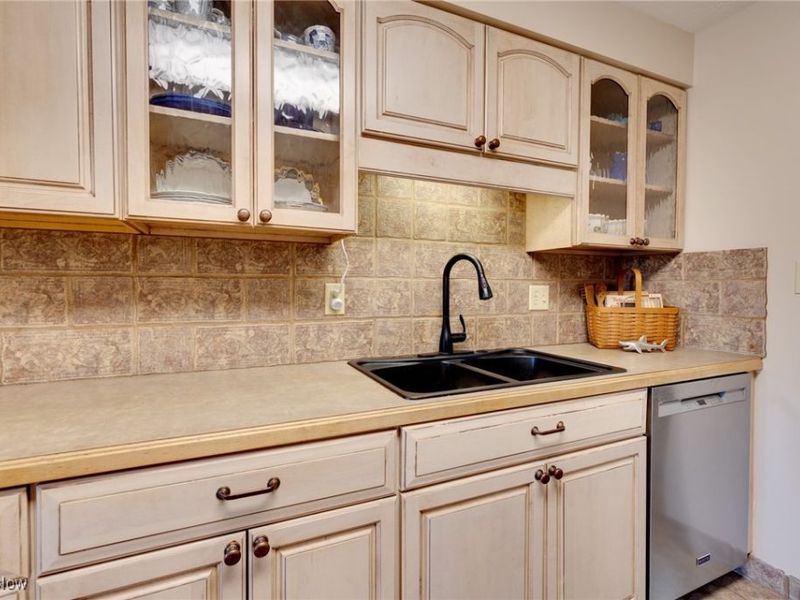 255 N Portage Path, Unit 507, Akron, OH 44303 Photo 5