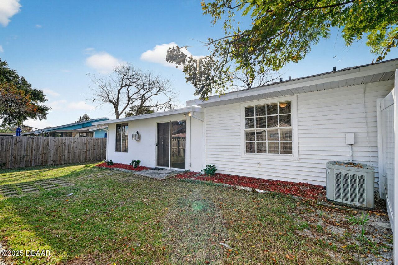1045 Amber Circle, Port Orange, FL 32129 Photo