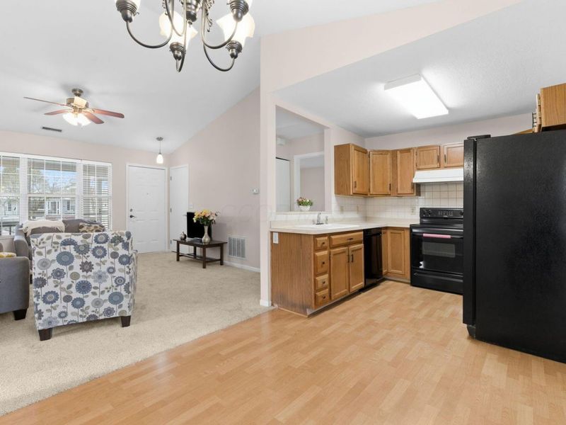 8574 Victoria Meadow Lane, Reynoldsburg, OH 43068 Photo 12