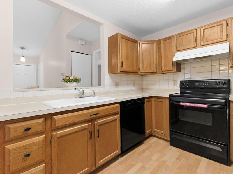 8574 Victoria Meadow Lane, Reynoldsburg, OH 43068 Photo 13