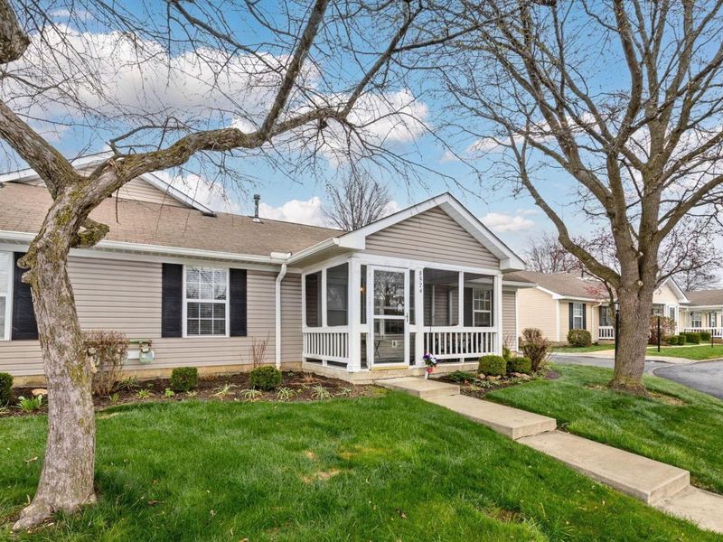 8574 Victoria Meadow Lane, Reynoldsburg, OH 43068 Photo 2