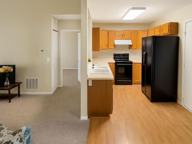 8574 Victoria Meadow Lane, Reynoldsburg, OH 43068 Photo 5