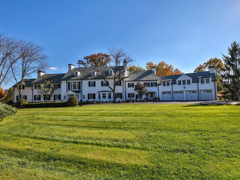 9675 Cunningham Road, Indian Hill, OH 45243 Photo 2