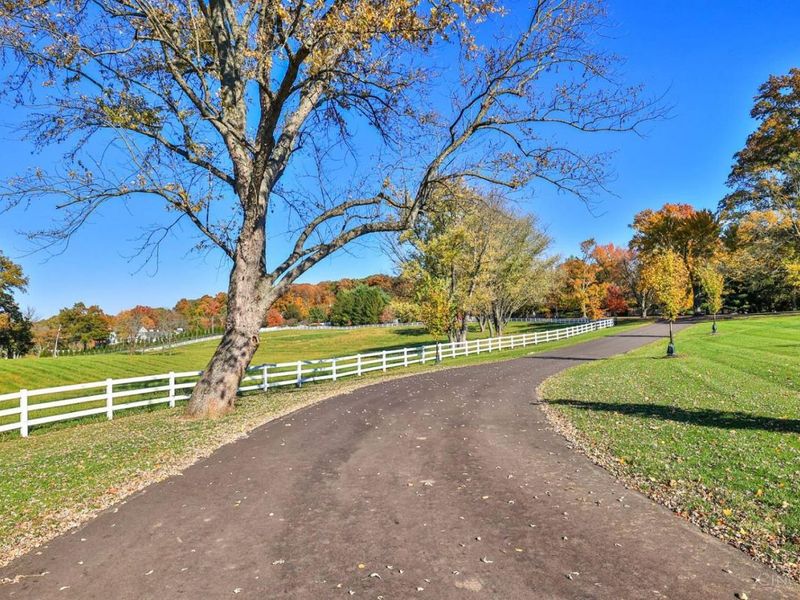 9675 Cunningham Road, Indian Hill, OH 45243 Photo 74