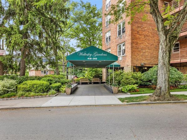42-30 Douglaston Parkway, Unit 5N, Douglaston, NY 11363