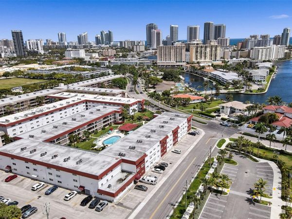 580 Egret Dr, Unit 220, Hallandale Beach, FL 33009