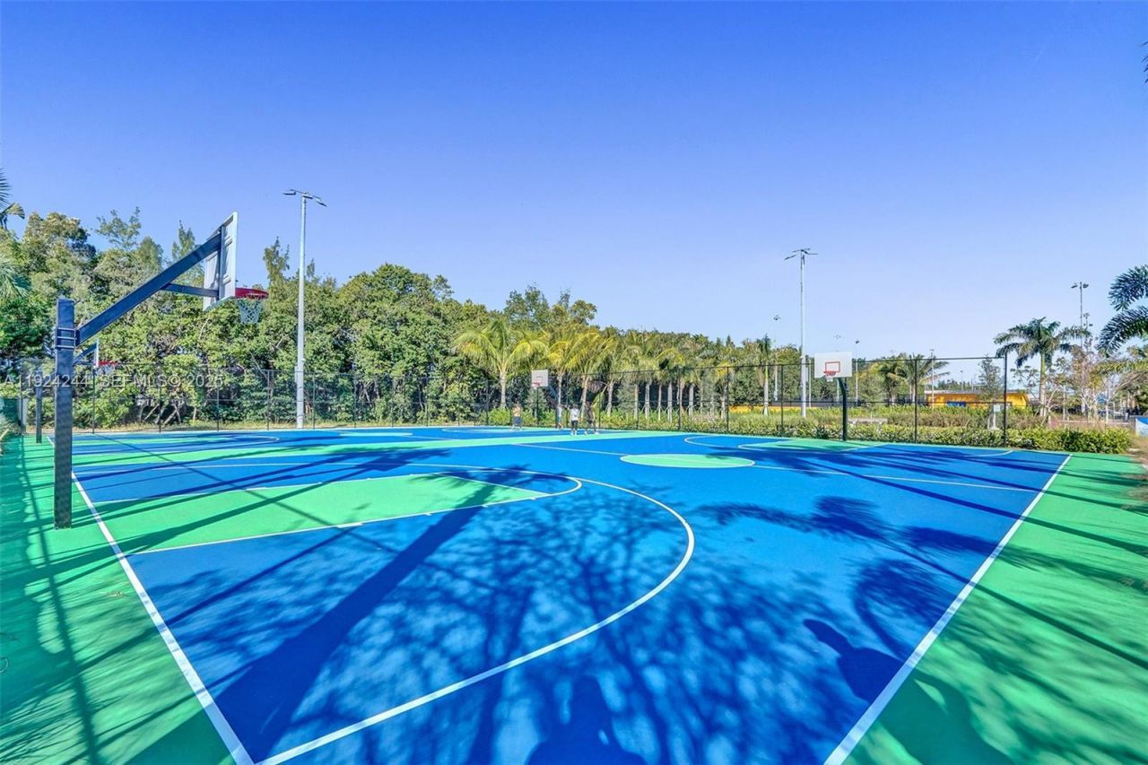 580 Egret Dr, Unit 220, Hallandale Beach, FL 33009 Photo