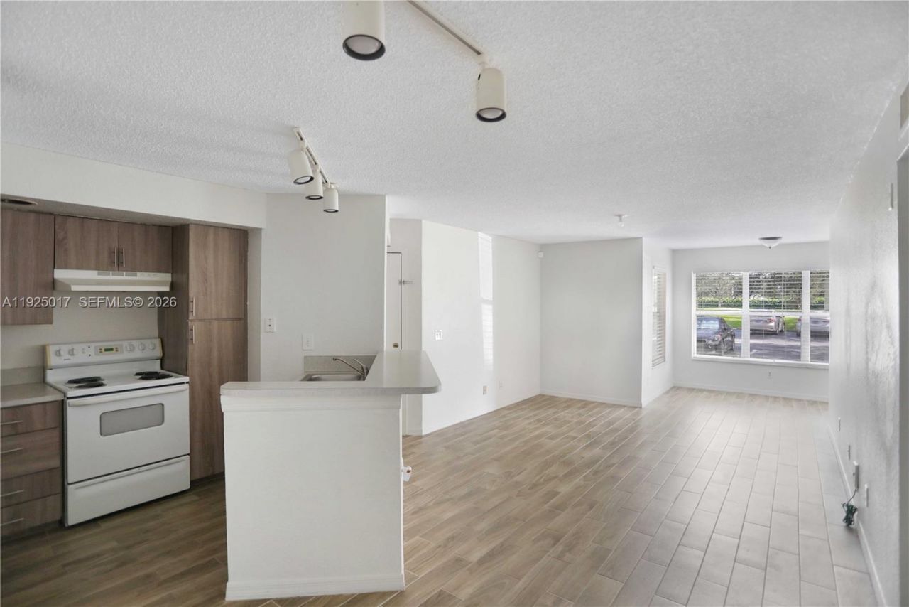 417 Vista Isles Dr, Unit 2315, Sunrise, FL 33325 Photo