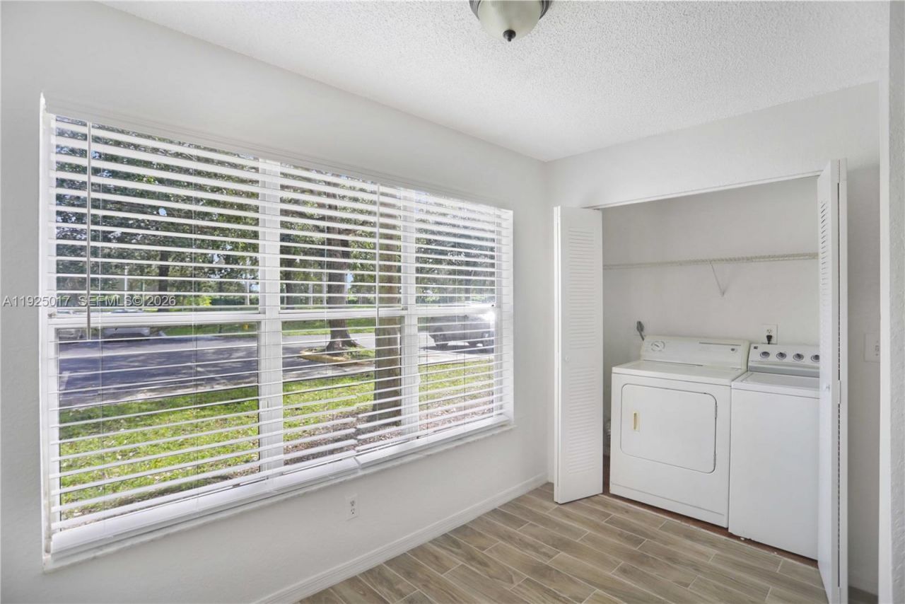 417 Vista Isles Dr, Unit 2315, Sunrise, FL 33325 Photo