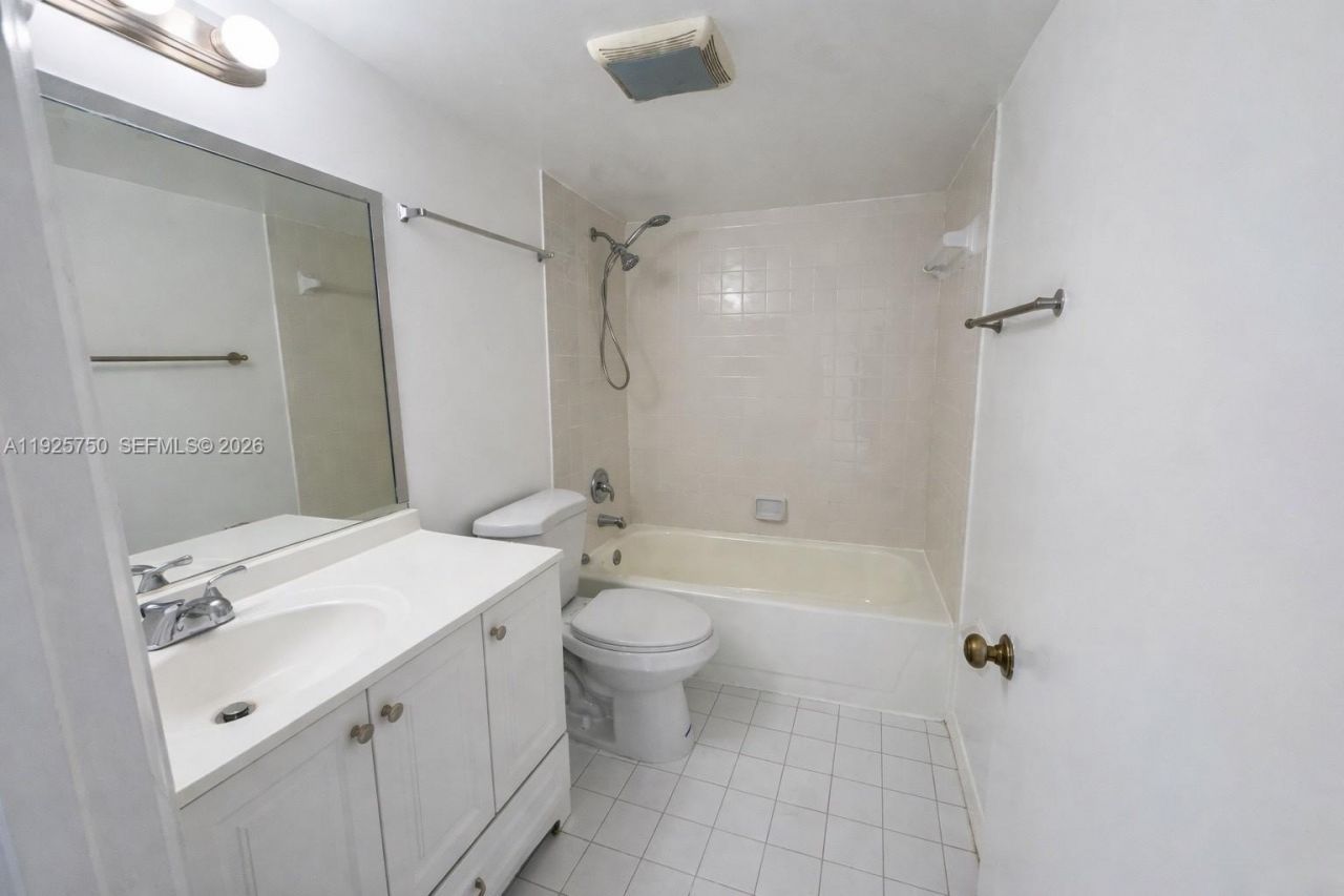 14851 SW 104th St, Unit 11-21, Miami, FL 33196 Photo