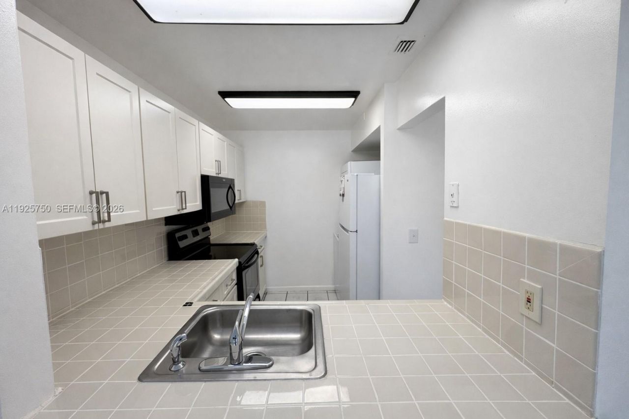 14851 SW 104th St, Unit 11-21, Miami, FL 33196 Photo