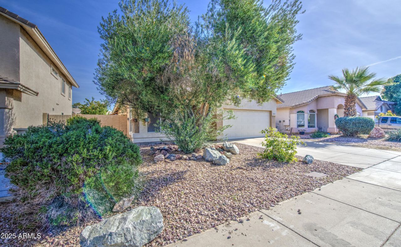 8317 N 61st Lane, Glendale, AZ 85302 Main Photo