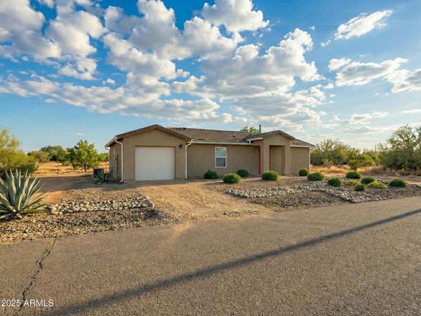 19849 E Conestoga Drive, Cordes Lakes, AZ 86333