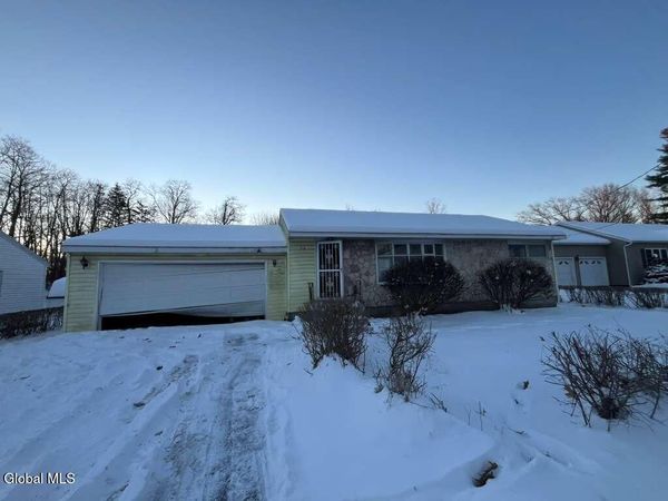 72 Cordell Road, Niskayuna, NY 12304