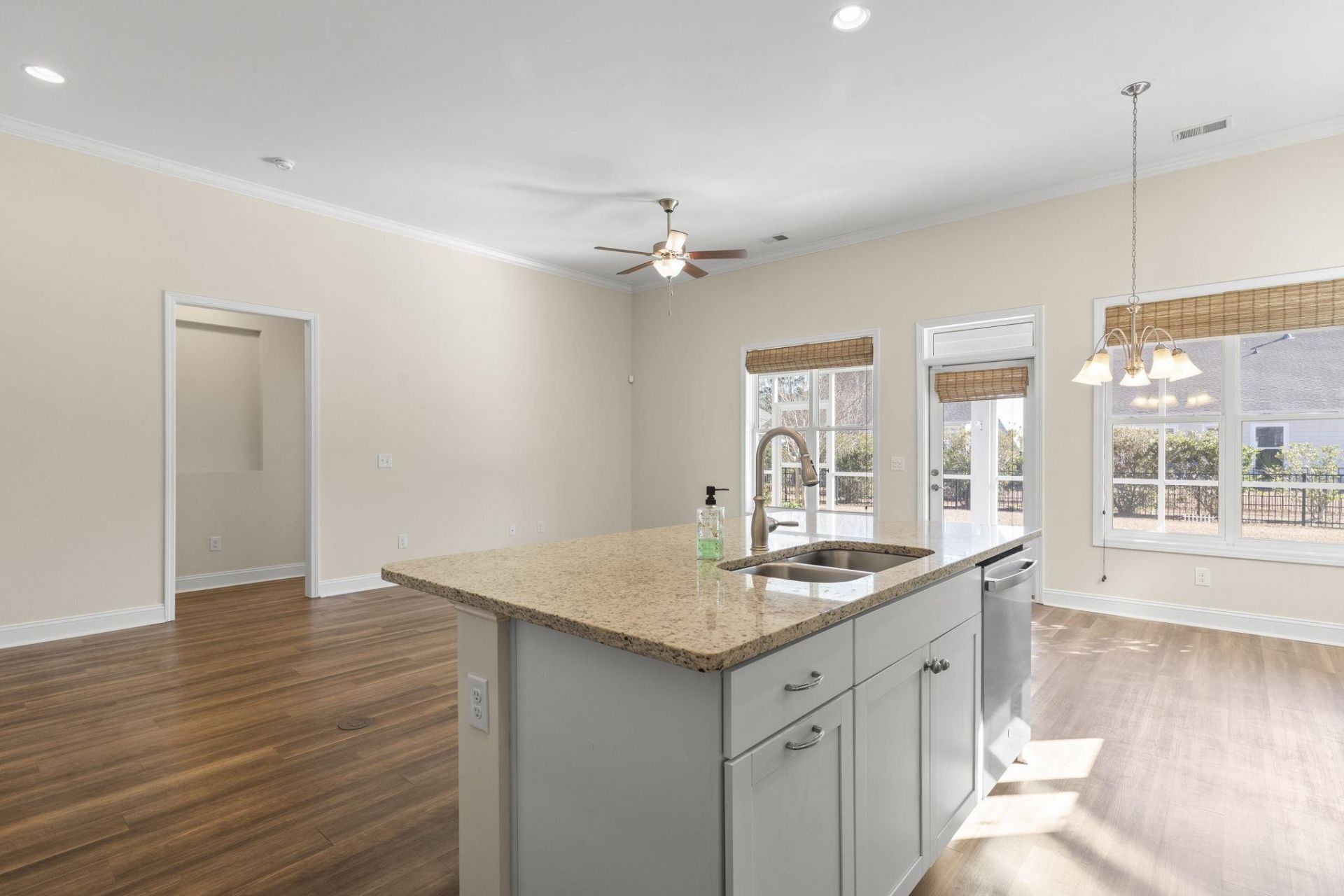 1709 Maplecress Way Photo 11