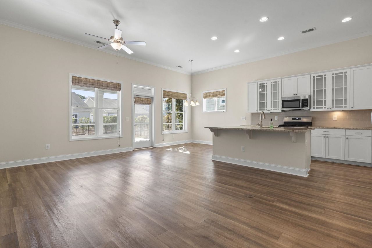 1709 Maplecress Way Photo 5