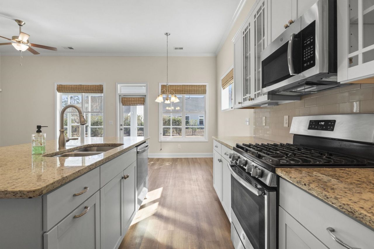 1709 Maplecress Way Photo 8