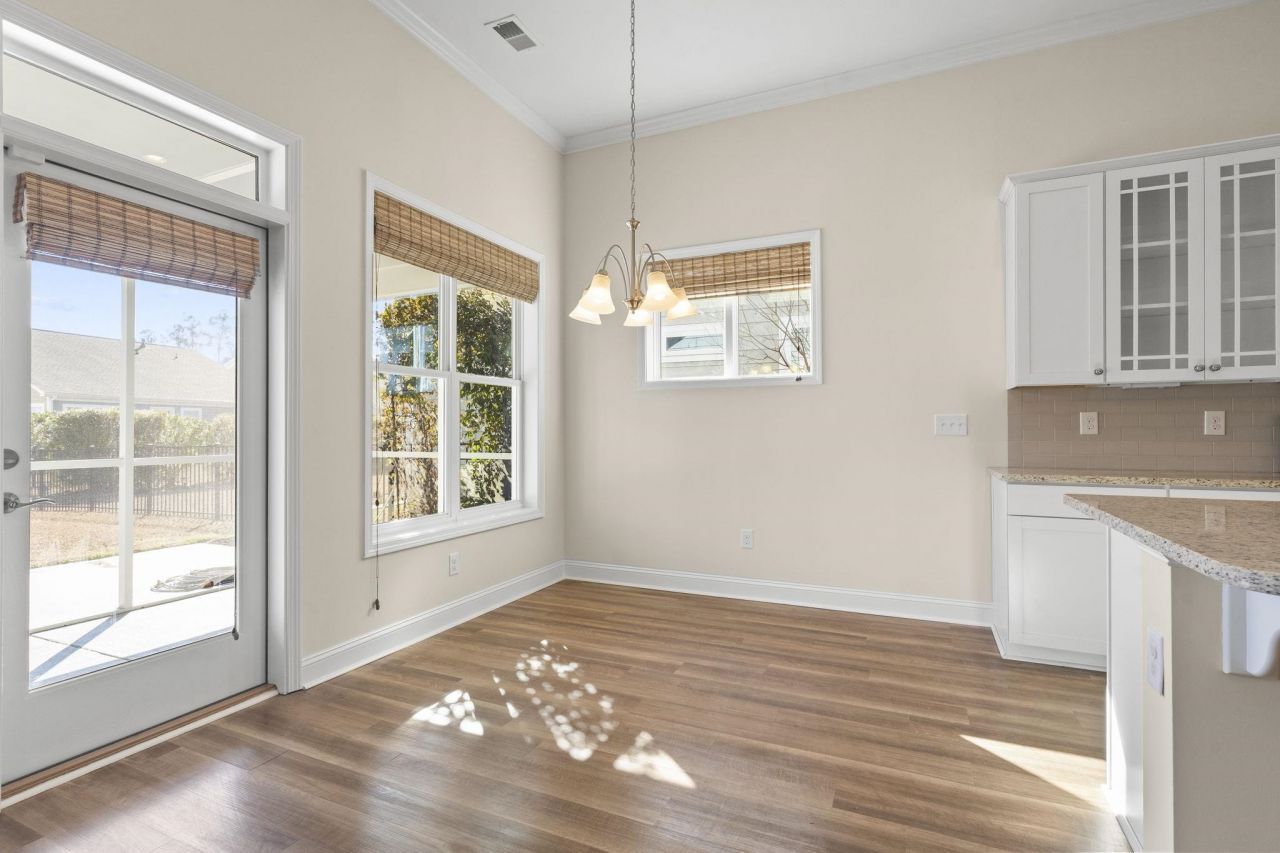 1709 Maplecress Way Photo 9