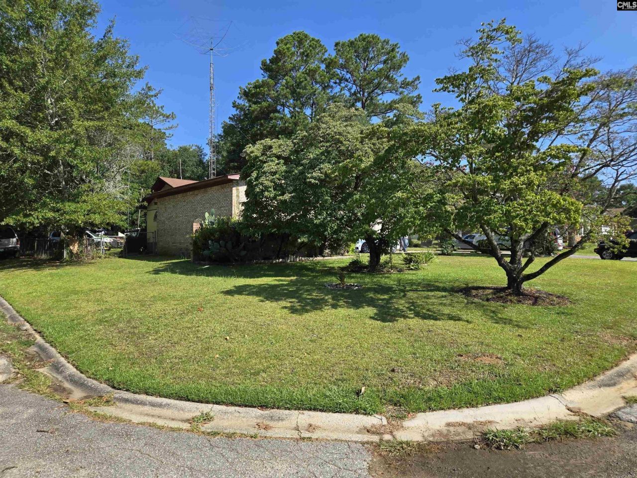 2701 Cliffside Drive Photo 4