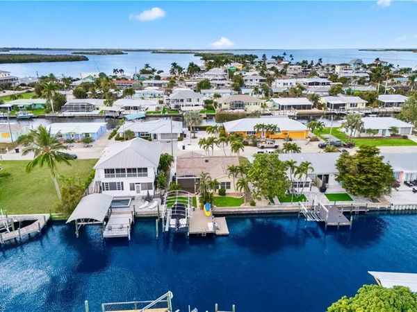 2781 Bruce ST, MATLACHA, FL 33993