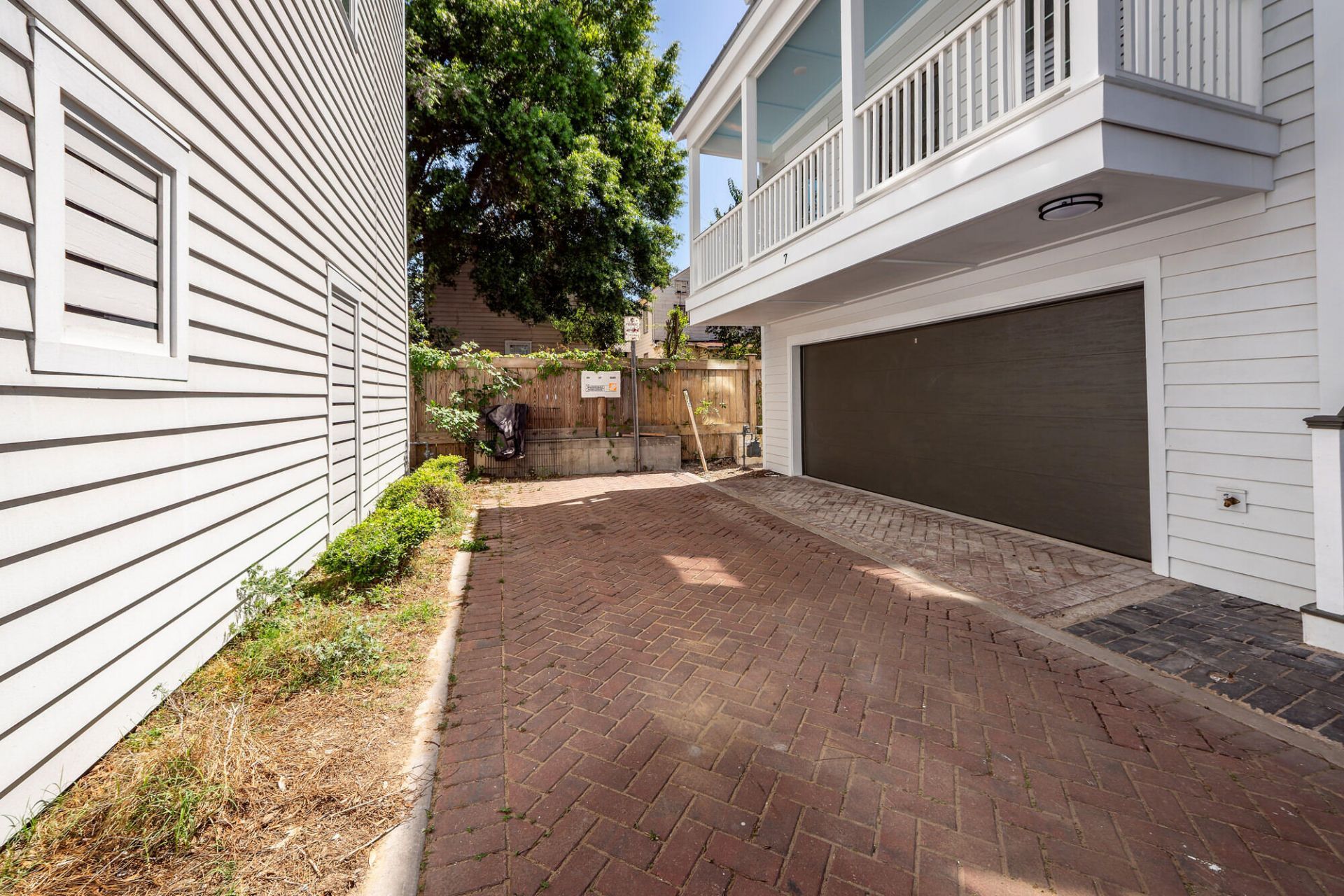 7 Iron Frg Alley Photo 11