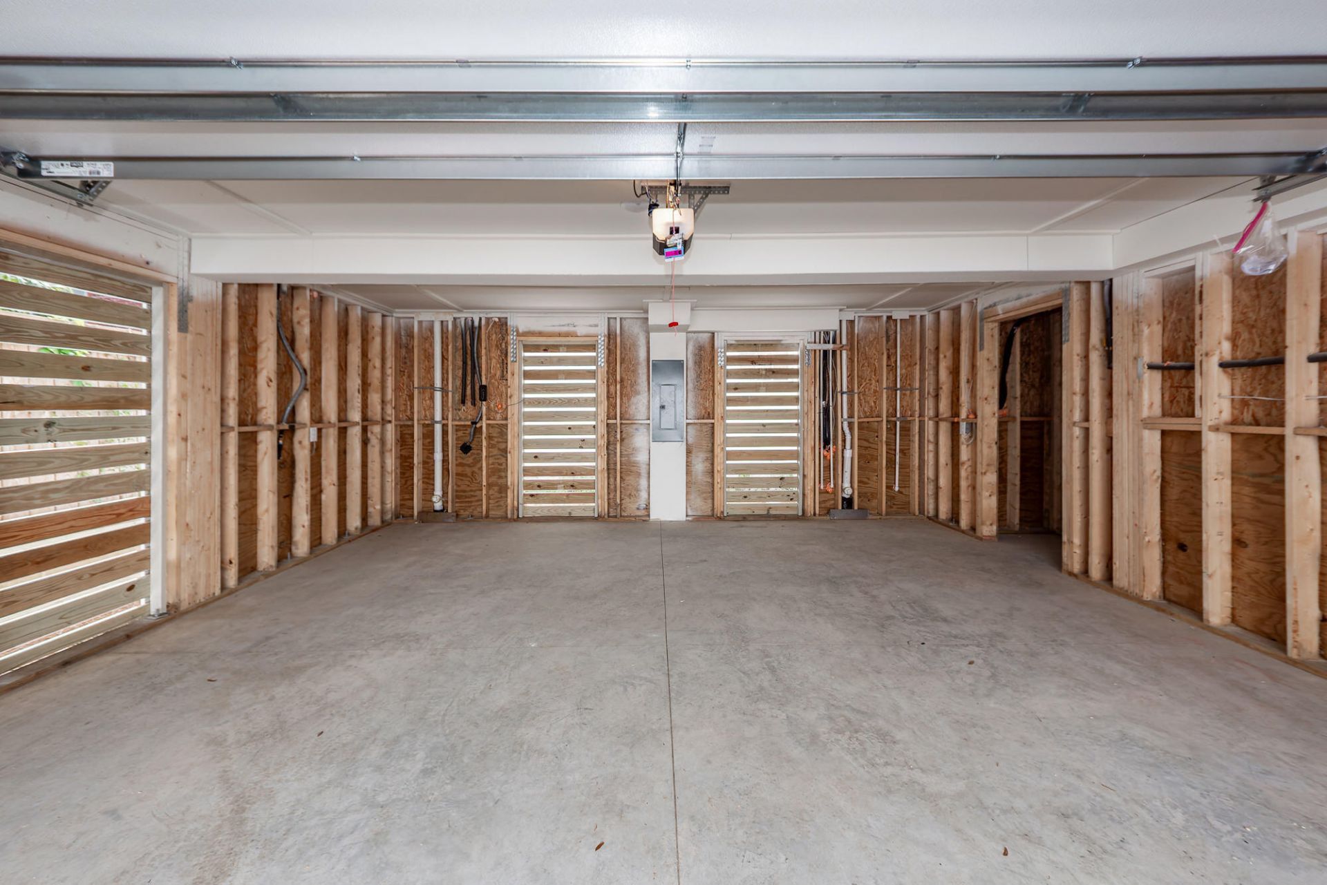 7 Iron Frg Alley Photo 12