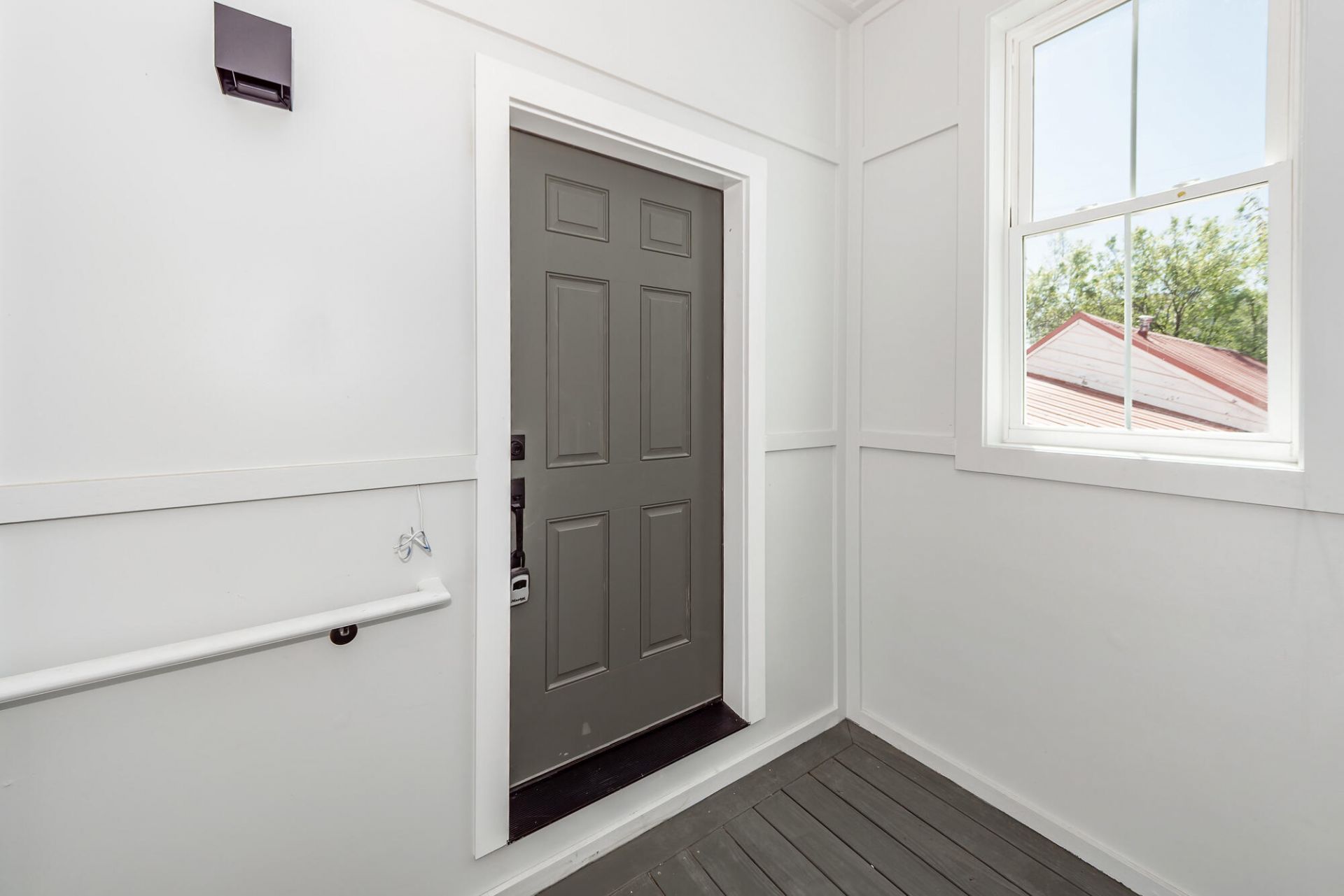 7 Iron Frg Alley Photo 13