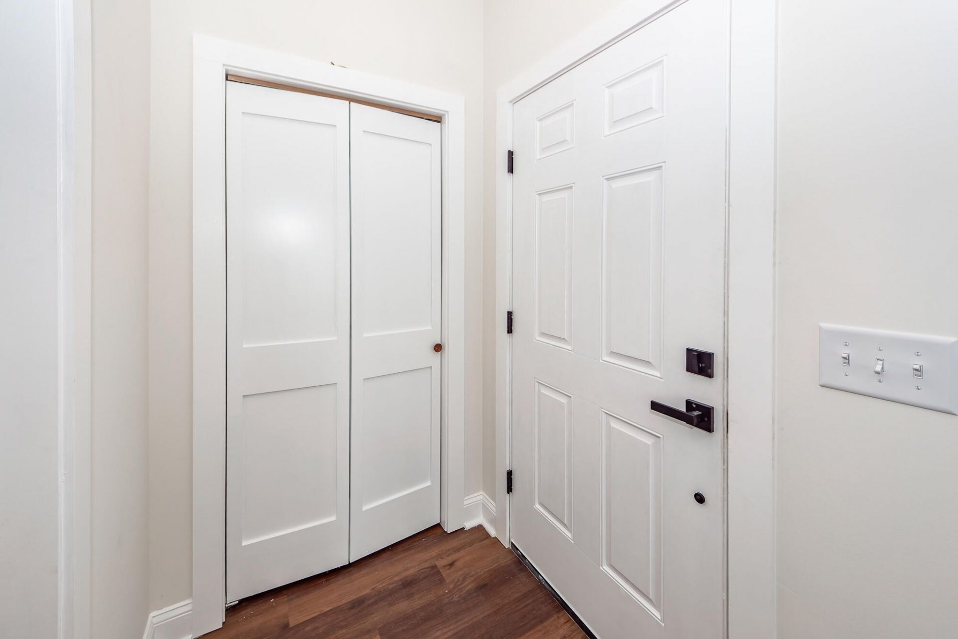 7 Iron Frg Alley Photo 14