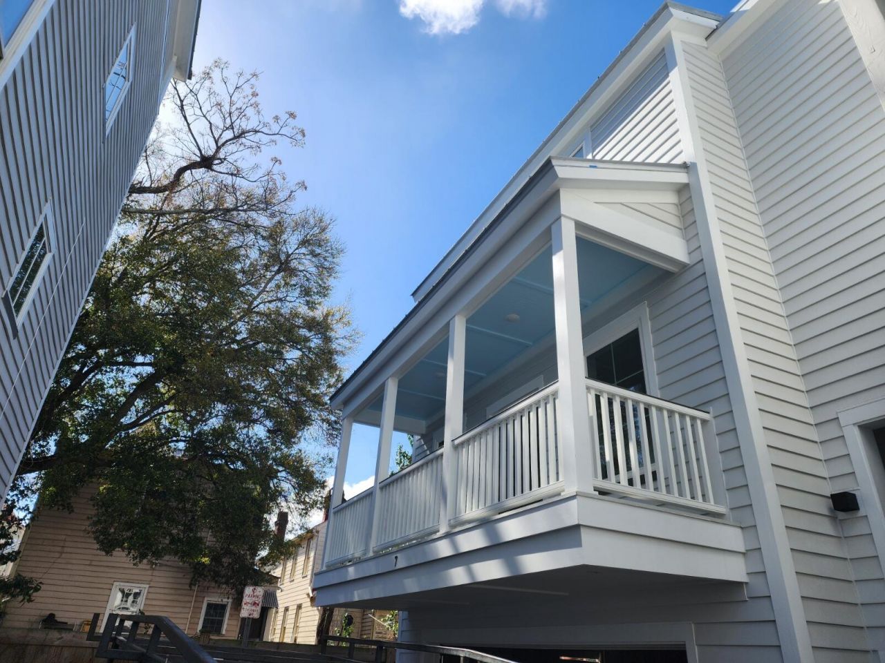 7 Iron Frg Alley Photo 2