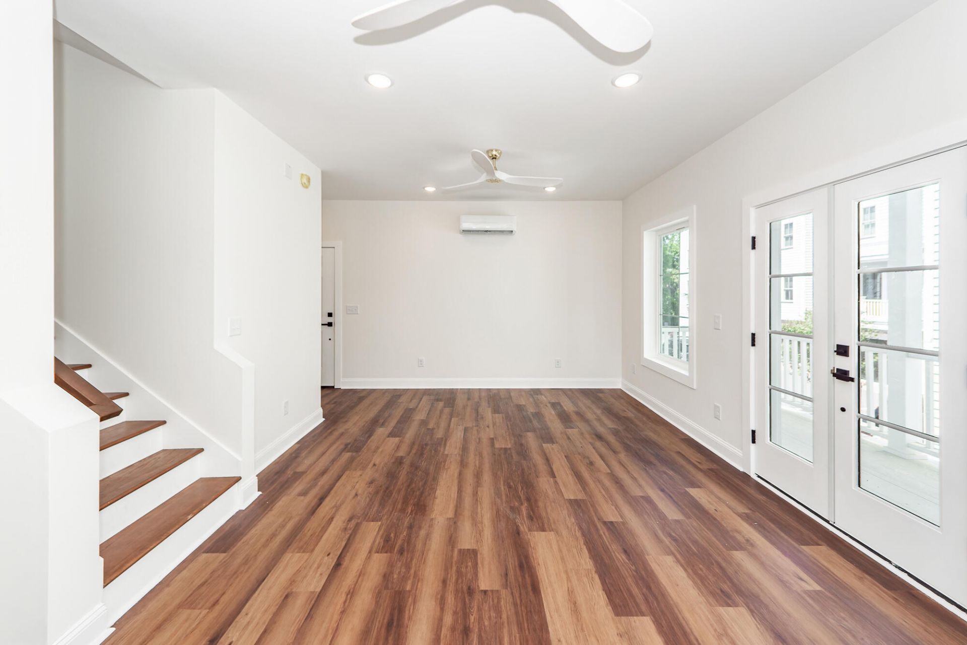 7 Iron Frg Alley Photo 20