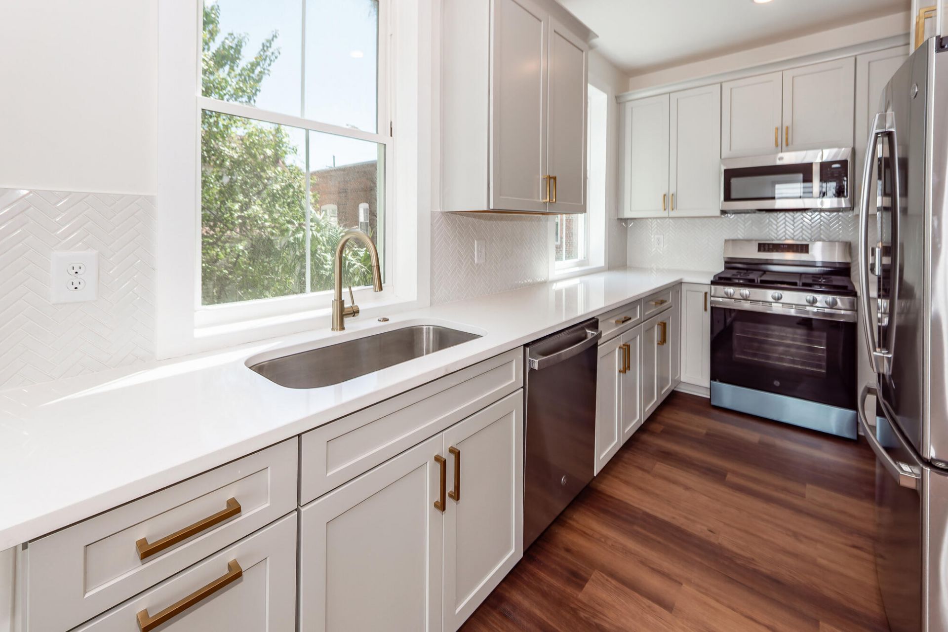 7 Iron Frg Alley Photo 21