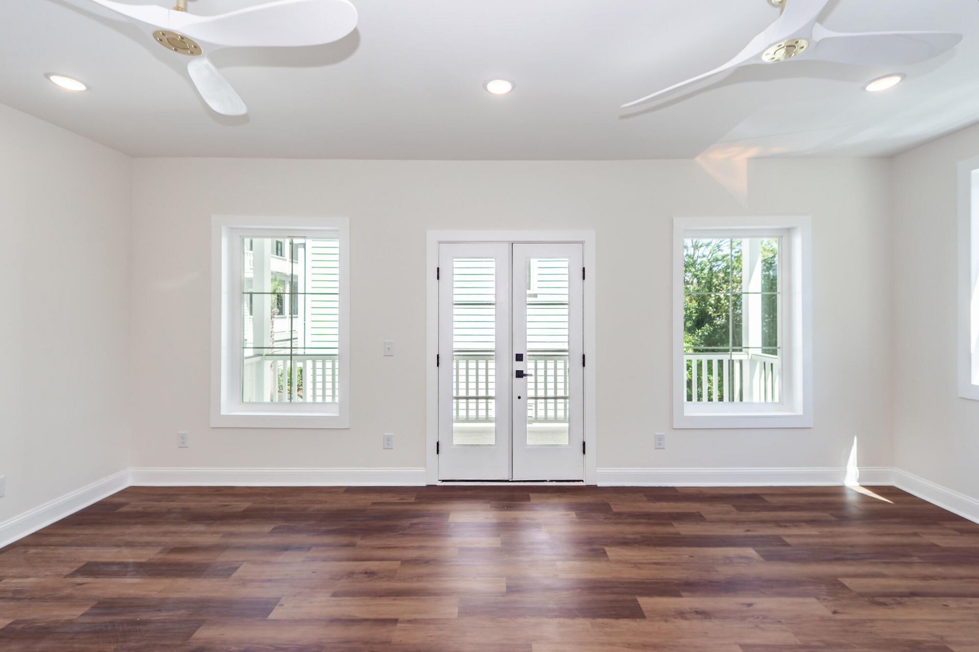 7 Iron Frg Alley Photo 24