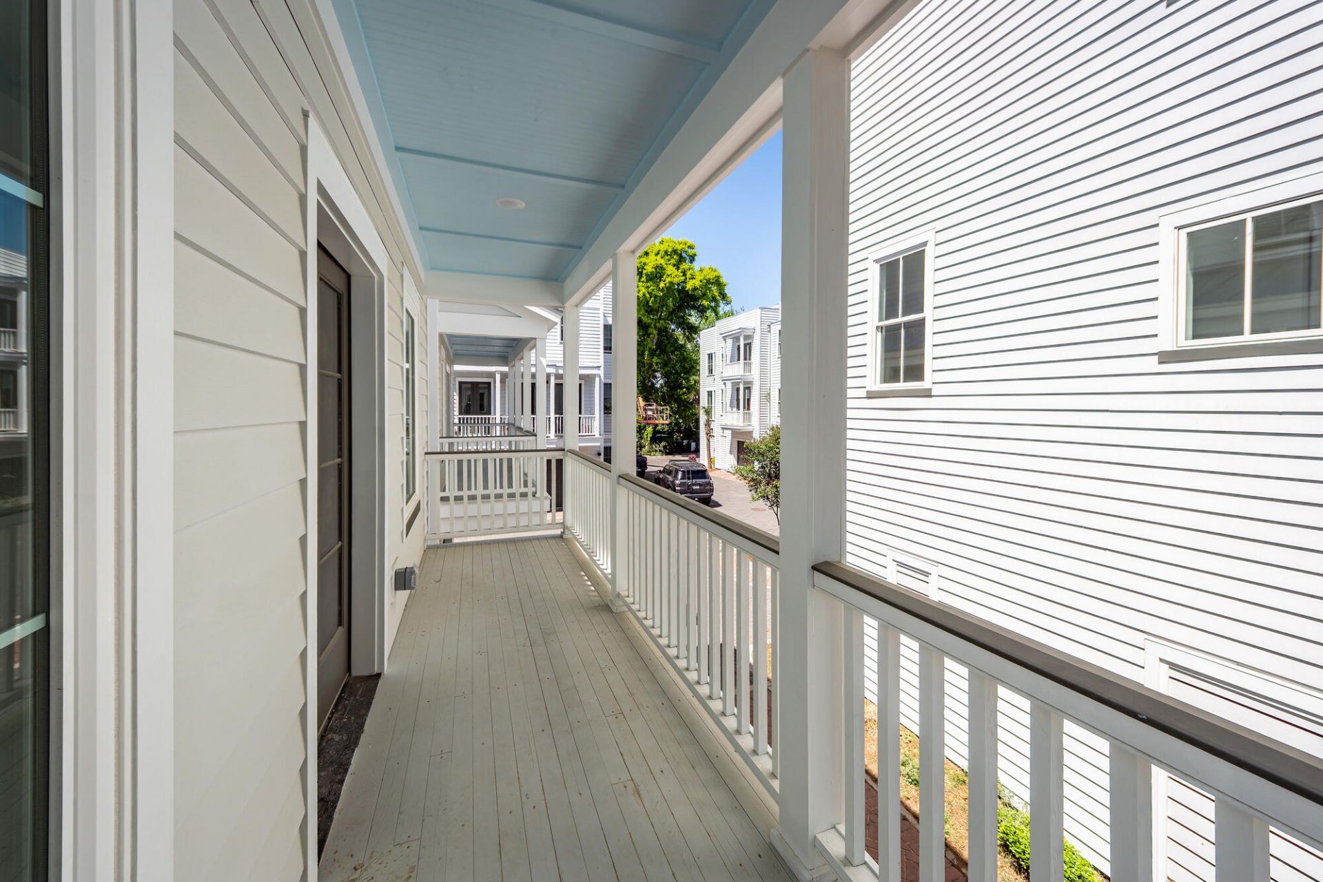 7 Iron Frg Alley Photo 25