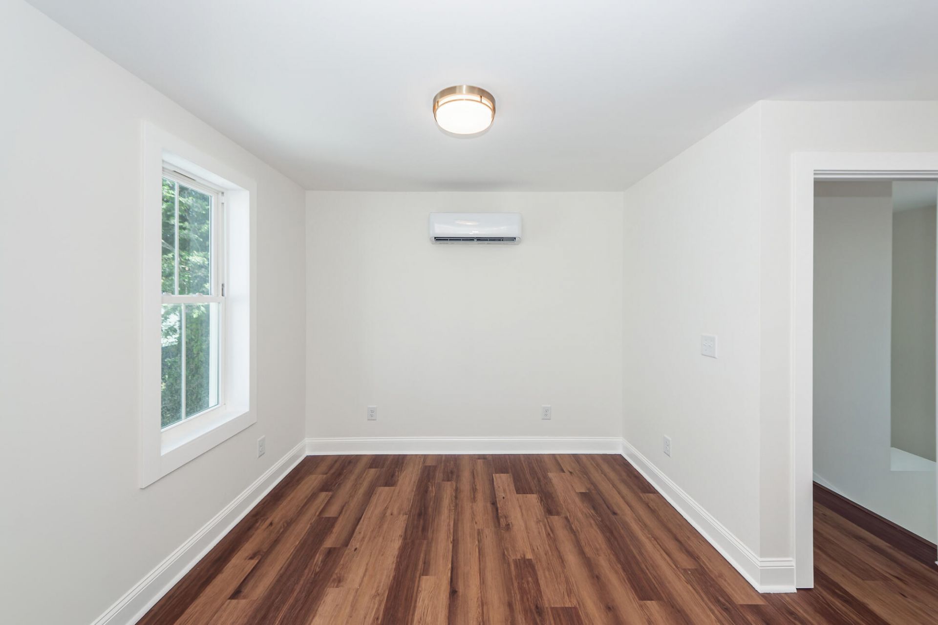 7 Iron Frg Alley Photo 27