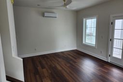 7 Iron Frg Alley photo 4