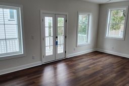 7 Iron Frg Alley photo 4