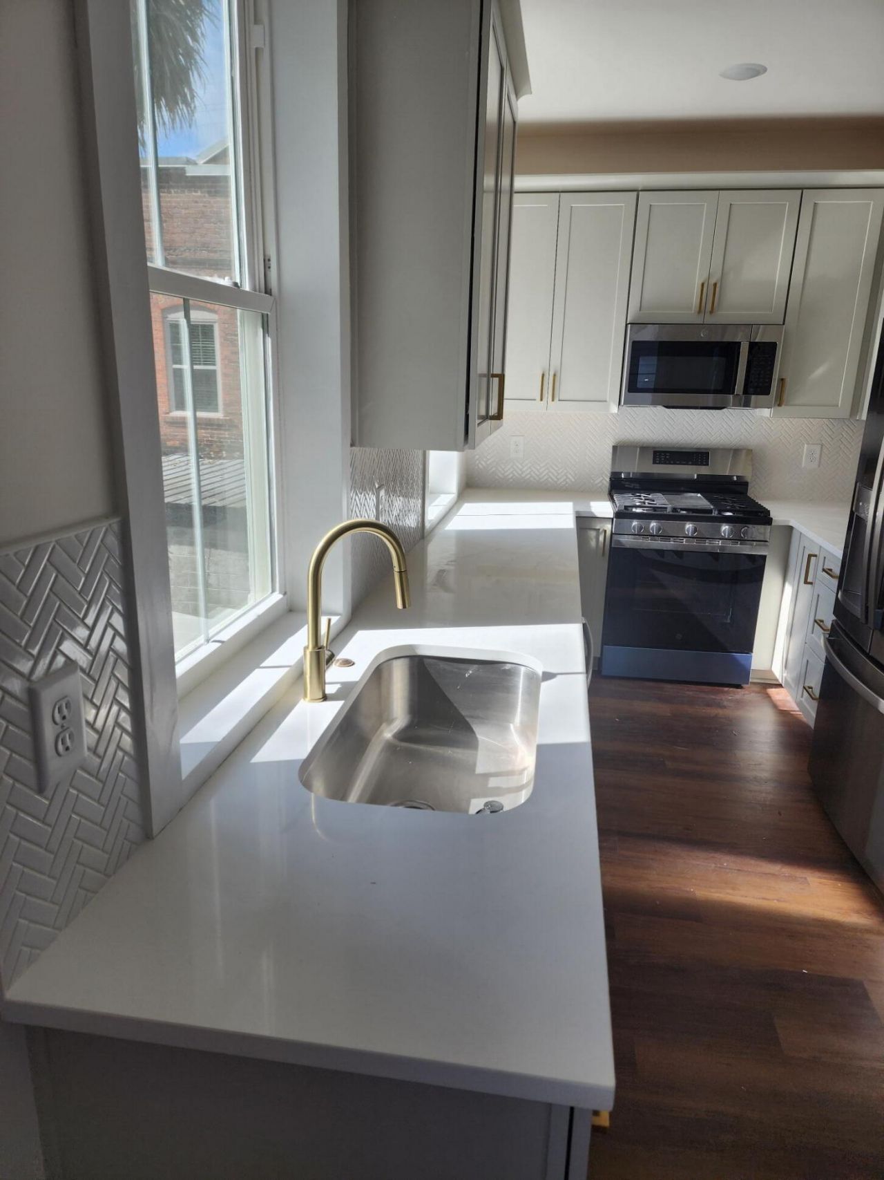 7 Iron Frg Alley Photo 6