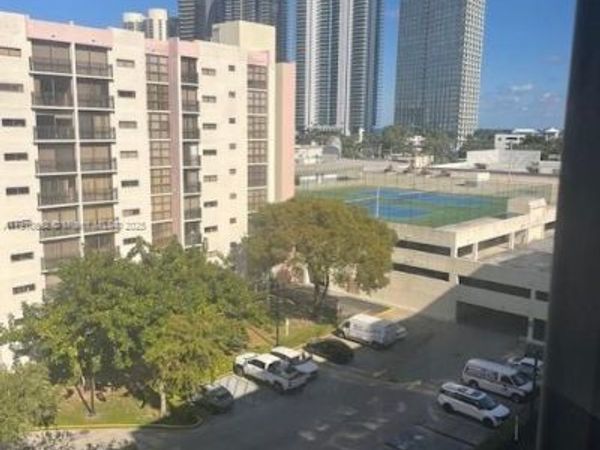 16909 N Bay Rd, Unit 805, Sunny Isles Beach, FL 33160