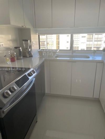 16909 N Bay Rd, Unit 805, Sunny Isles Beach, FL 33160 Photo