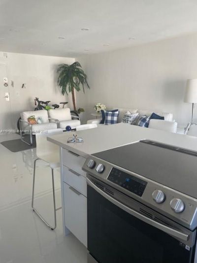 16909 N Bay Rd, Unit 805, Sunny Isles Beach, FL 33160 Photo