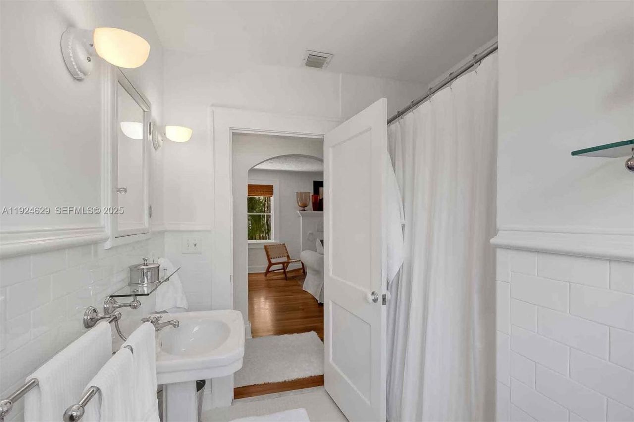 136 NE 101st St, Miami Shores, FL 33138 Photo