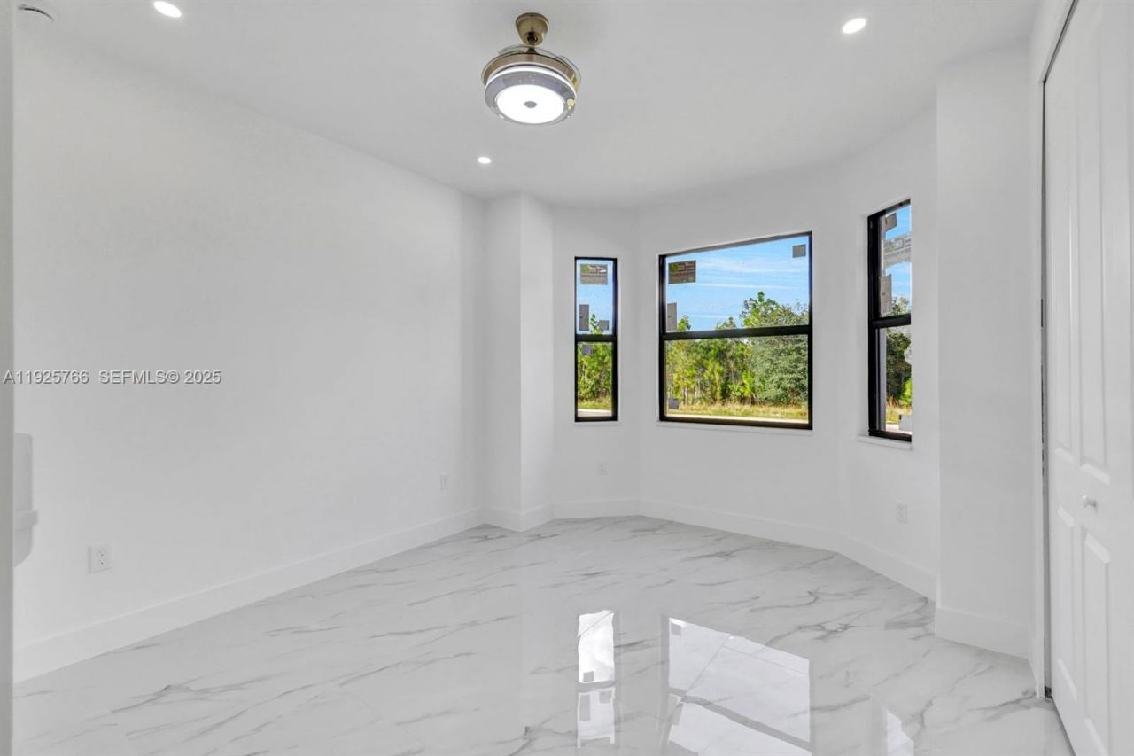 2002 E 10th, Lehigh Acres, FL 33936 Photo