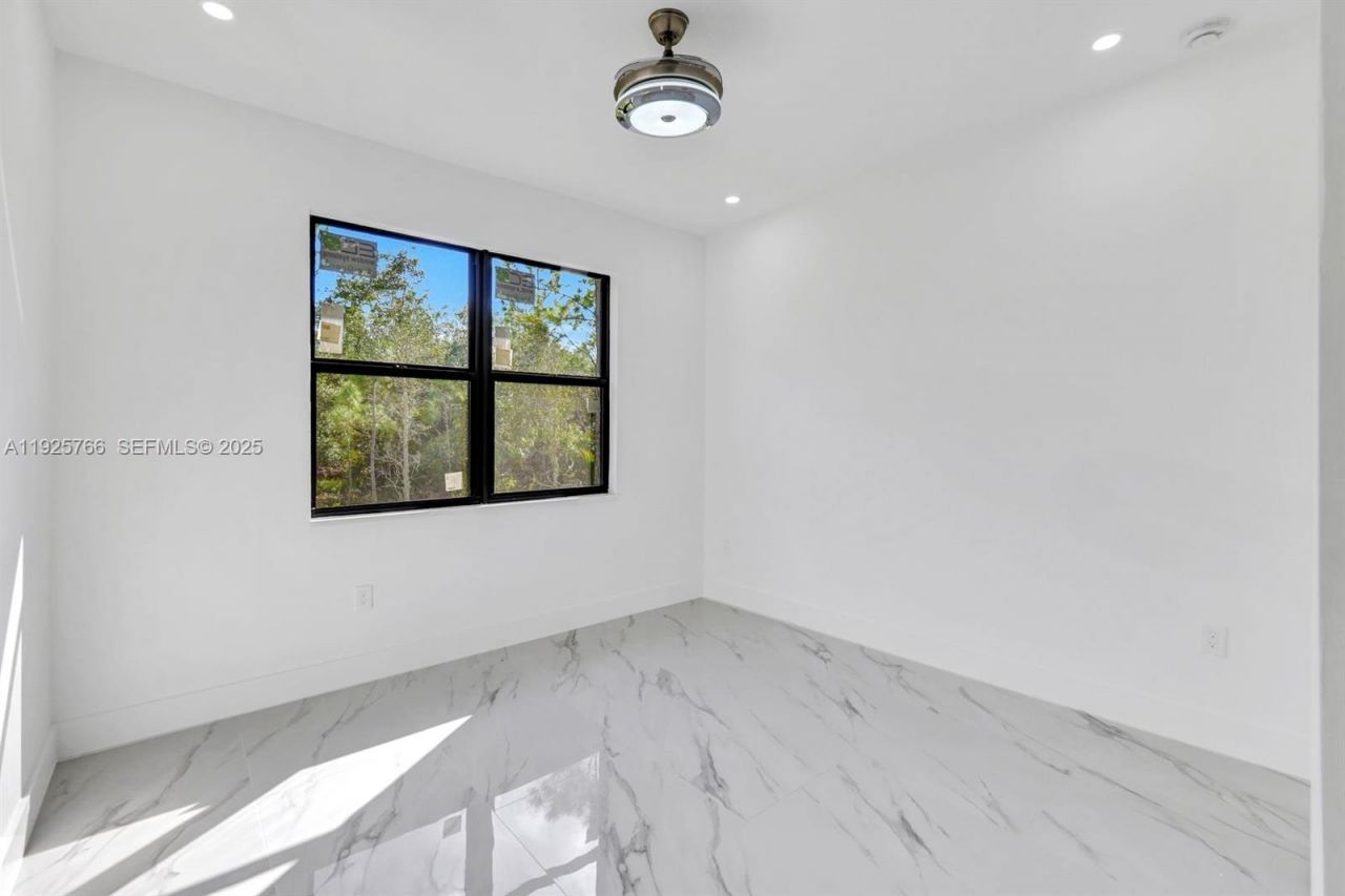 2002 E 10th, Lehigh Acres, FL 33936 Photo