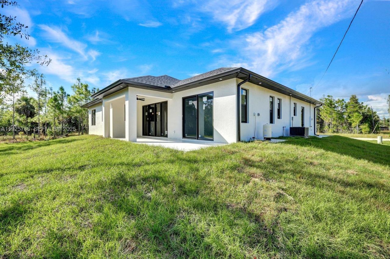 2002 E 10th, Lehigh Acres, FL 33936 Photo