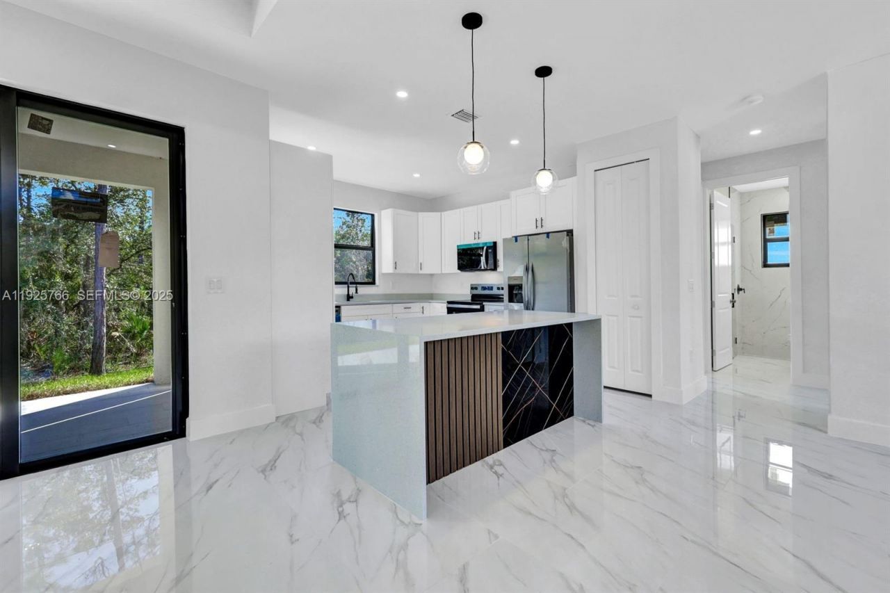 2002 E 10th, Lehigh Acres, FL 33936 Photo